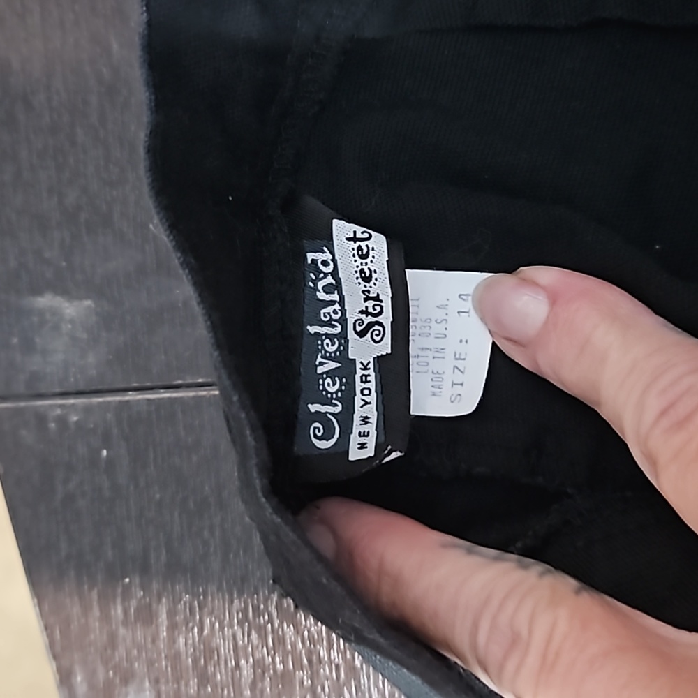 Capris - Picture 3 of 3